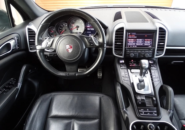 Porsche Cayenne cena 67700 przebieg: 221900, rok produkcji 2011 z Kałuszyn małe 742